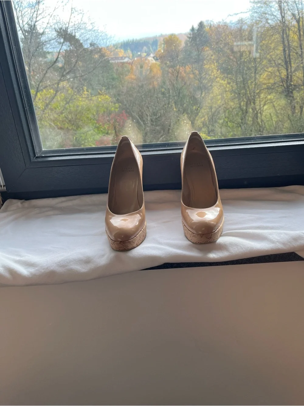 Stuart Weitzman Nude Patent Cork Wedge Platforms - Picture 2 of 5
